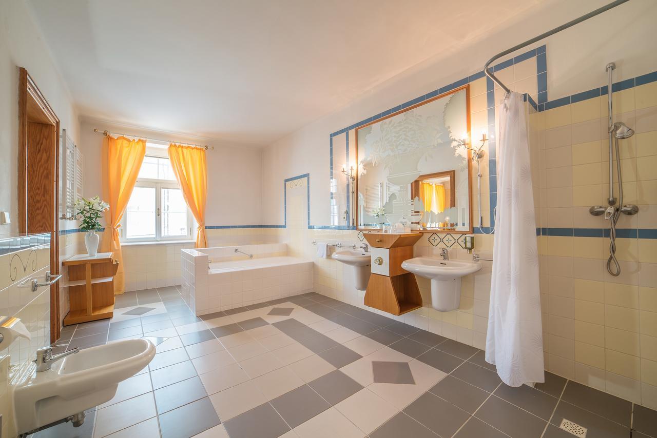 Hotel Three Lilies Inkl Aquaforum Frantiskovy Lazne Exterior photo