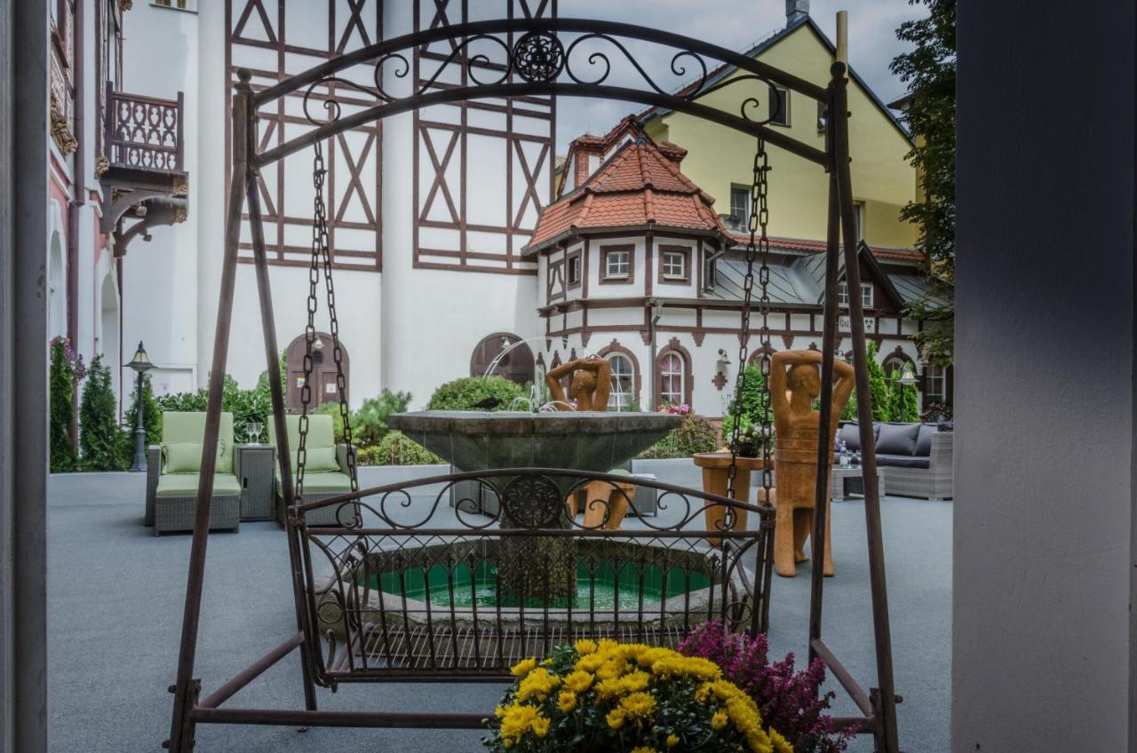 Hotel Three Lilies Inkl Aquaforum Frantiskovy Lazne Exterior photo